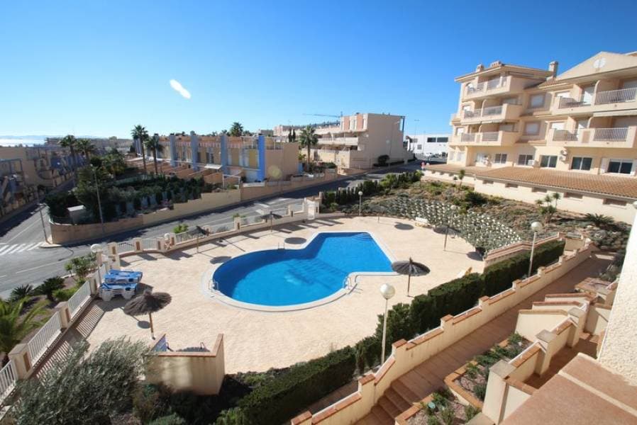 Ático de 2 dormitorios en Orihuela Costa - 2