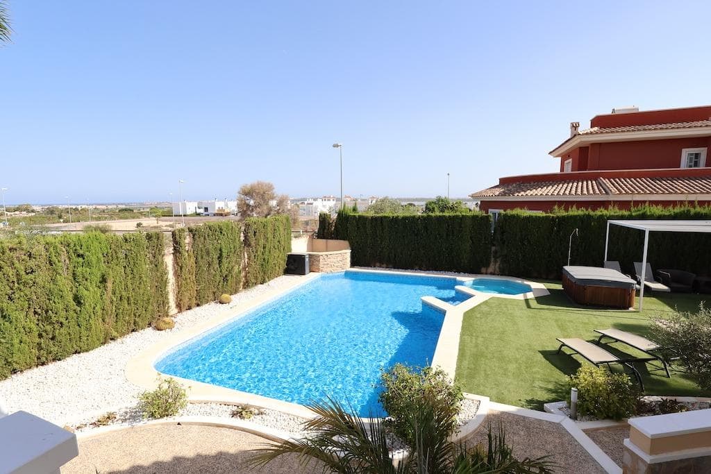 Villa - Chalet de 5 dormitorios en Ciudad Quesada - 39