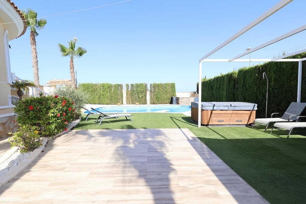 Villa - Chalet de 5 dormitorios en Ciudad Quesada - 5
