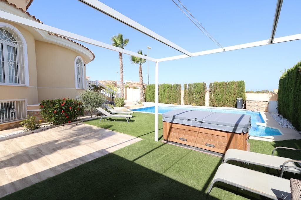 Villa - Chalet de 5 dormitorios en Ciudad Quesada - 6