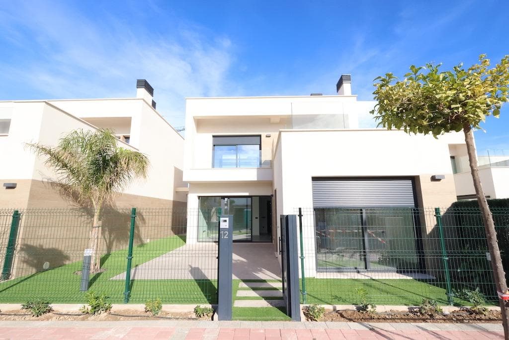 Villa - Chalet de 3 dormitorios en Los Alcazares - 1