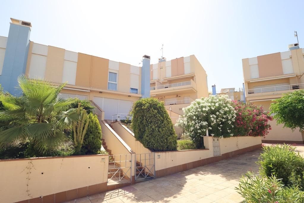 Adosada de 3 dormitorios en Orihuela Costa - 2