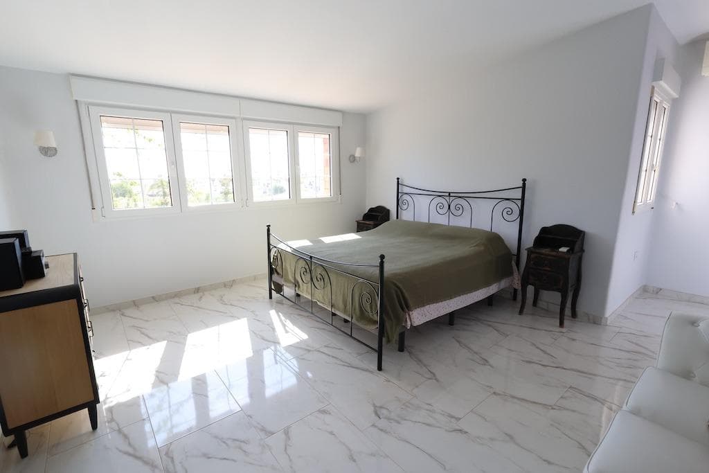 Villa - Chalet de 4 dormitorios en Orihuela Costa - 15