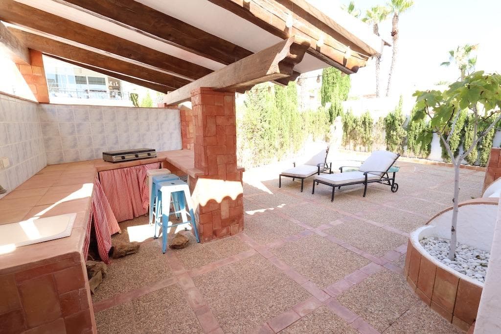 Villa - Chalet de 4 dormitorios en Orihuela Costa - 29