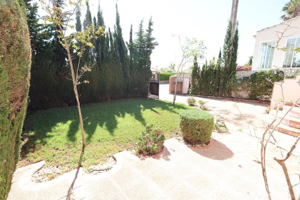Villa - Chalet de 4 dormitorios en Orihuela Costa - 36