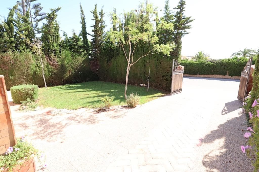Villa - Chalet de 4 dormitorios en Orihuela Costa - 40
