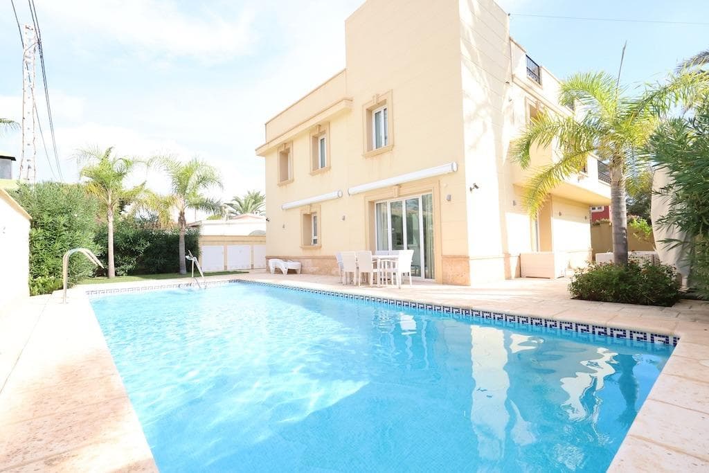 Villa - Chalet de 4 dormitorios en Cabo Roig - 1