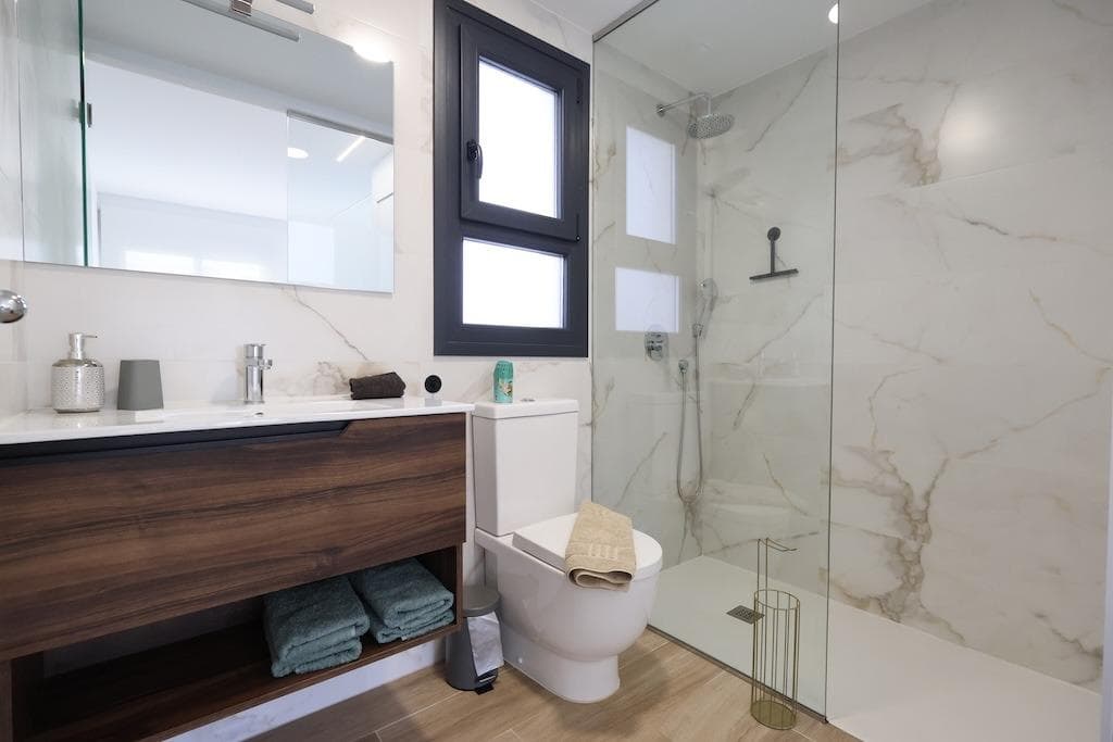 2 bed Middle Floor Apartment in Orihuela Costa - 12