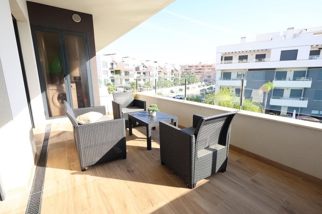 2 bed Middle Floor Apartment in Orihuela Costa - 16