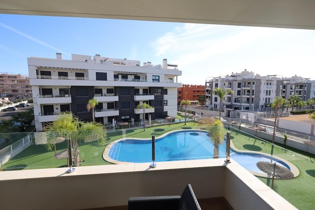 2 bed Middle Floor Apartment in Orihuela Costa - 18