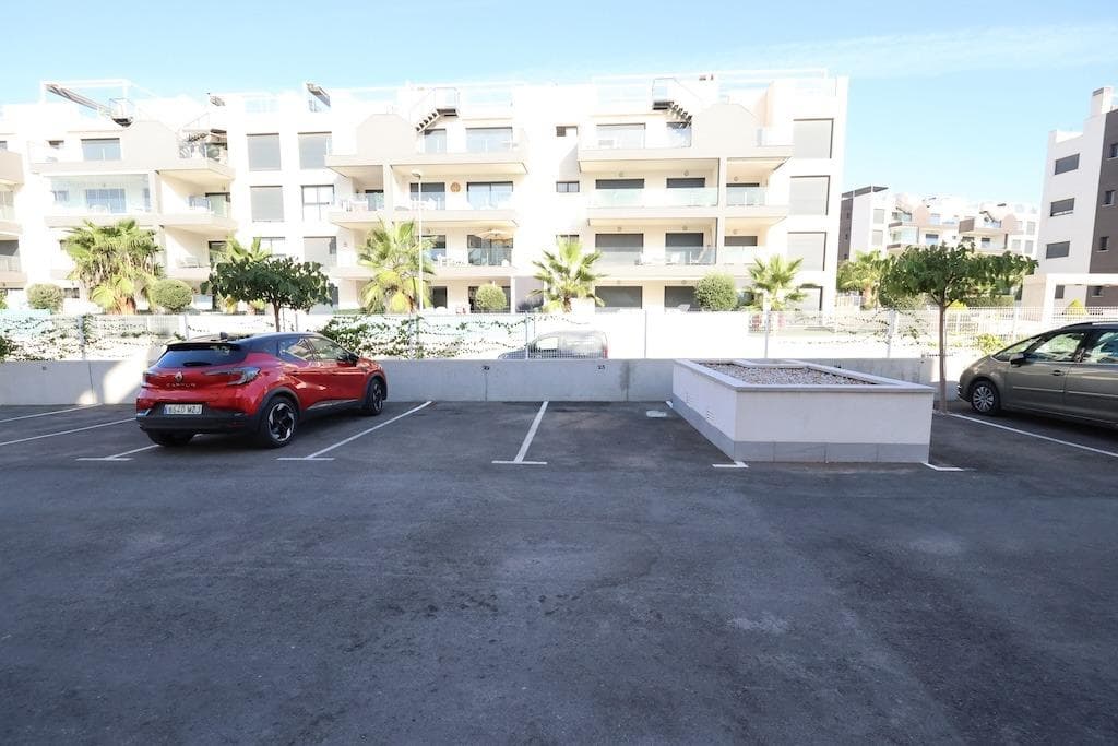 2 bed Middle Floor Apartment in Orihuela Costa - 21
