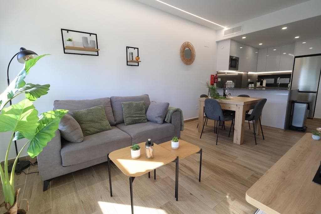 2 bed Middle Floor Apartment in Orihuela Costa - 3