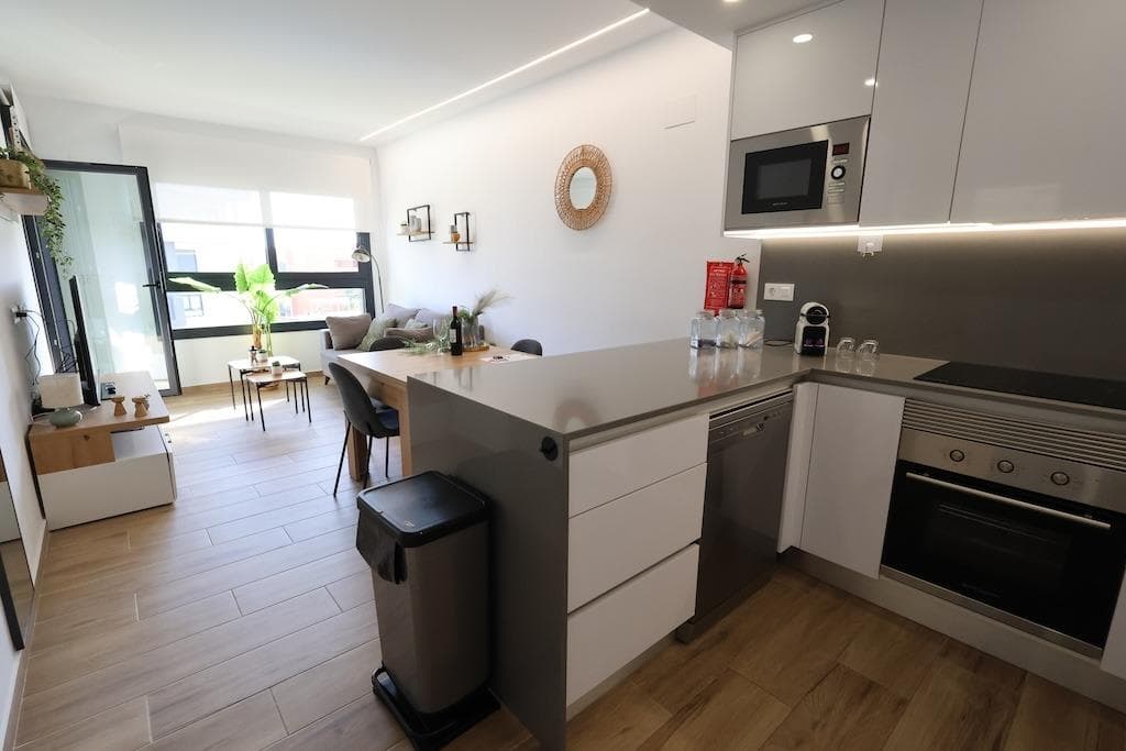 2 bed Middle Floor Apartment in Orihuela Costa - 4