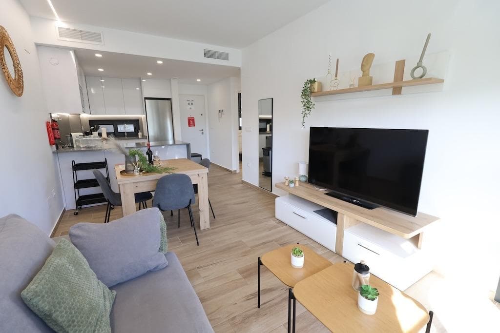 2 bed Middle Floor Apartment in Orihuela Costa - 5