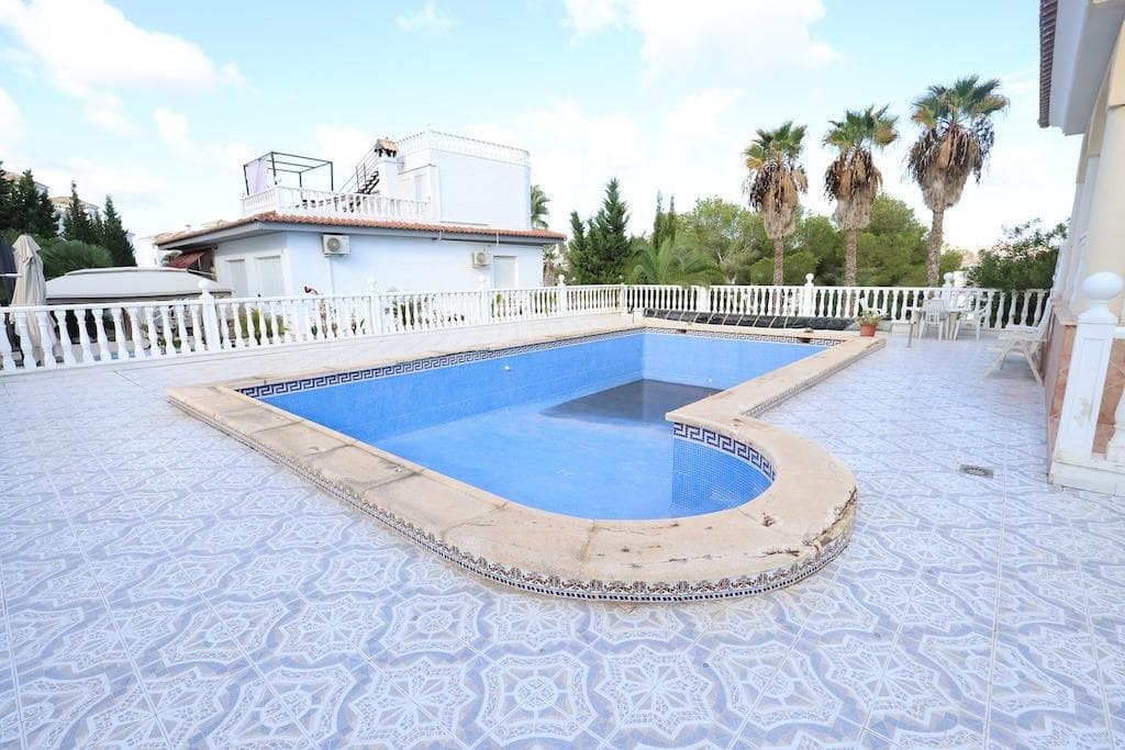 Villa - Chalet de 5 dormitorios en Orihuela Costa - 28