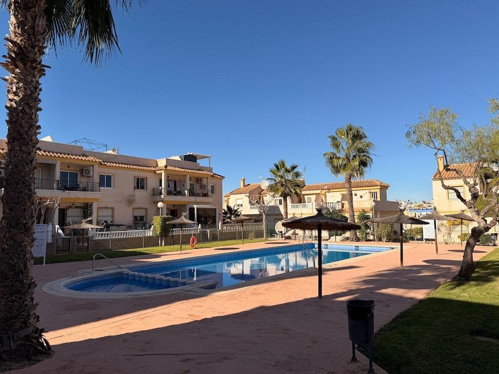 Bungalow de 2 dormitorios en Orihuela Costa - 13