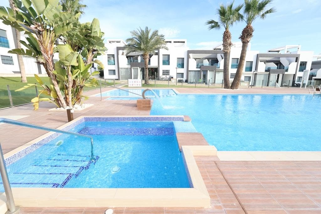 Bungalow met 2 slaapkamers in Orihuela Costa - 1