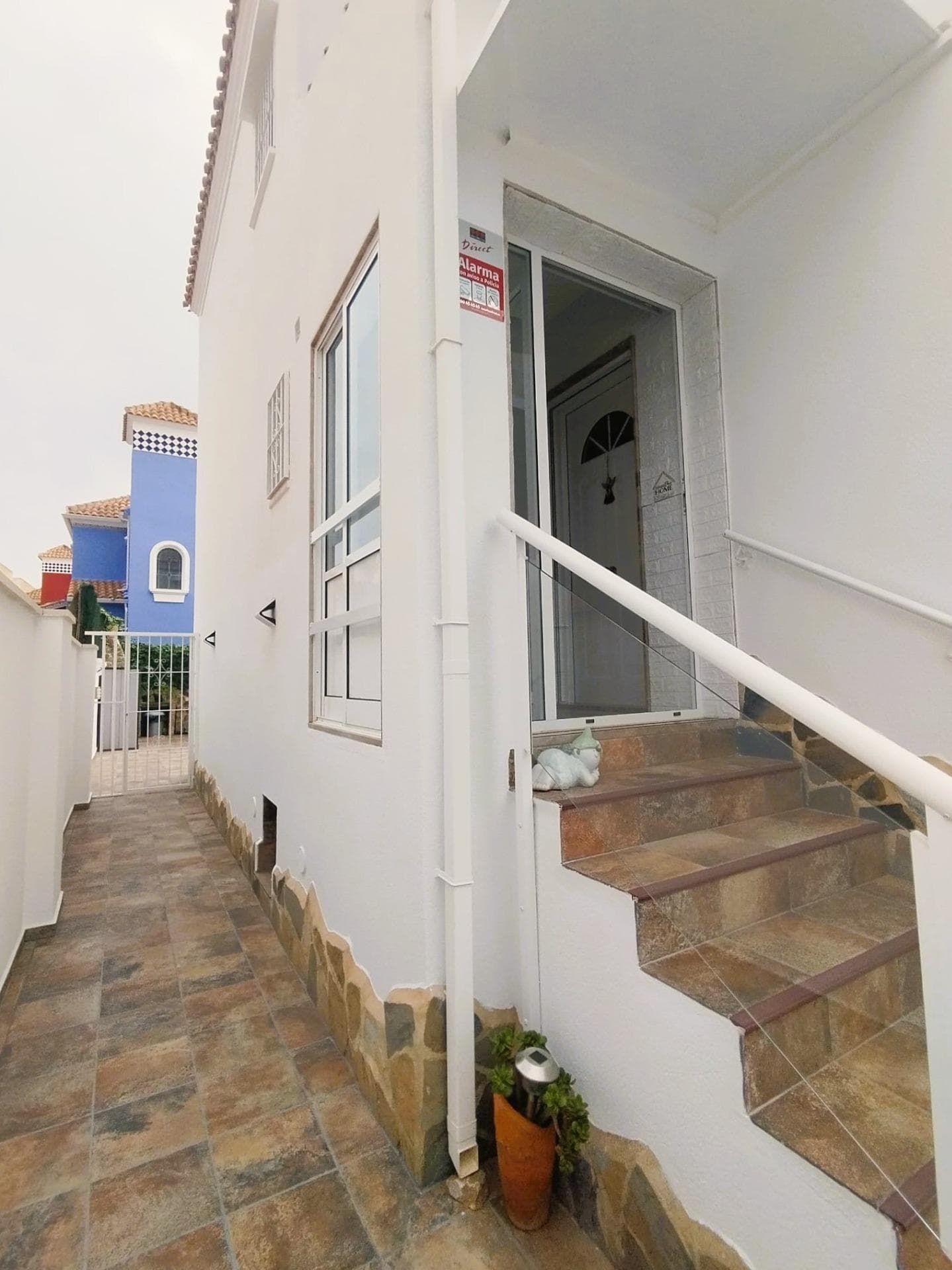 Villa - Chalet de 4 dormitorios en San Miguel de Salinas - 10