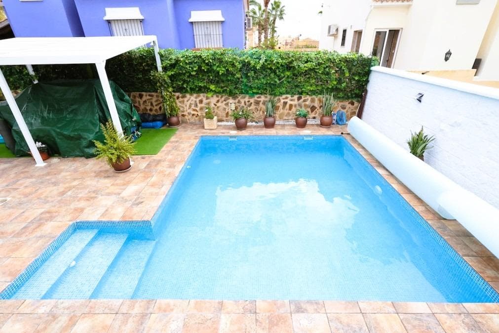 Villa - Chalet de 4 dormitorios en San Miguel de Salinas - 5