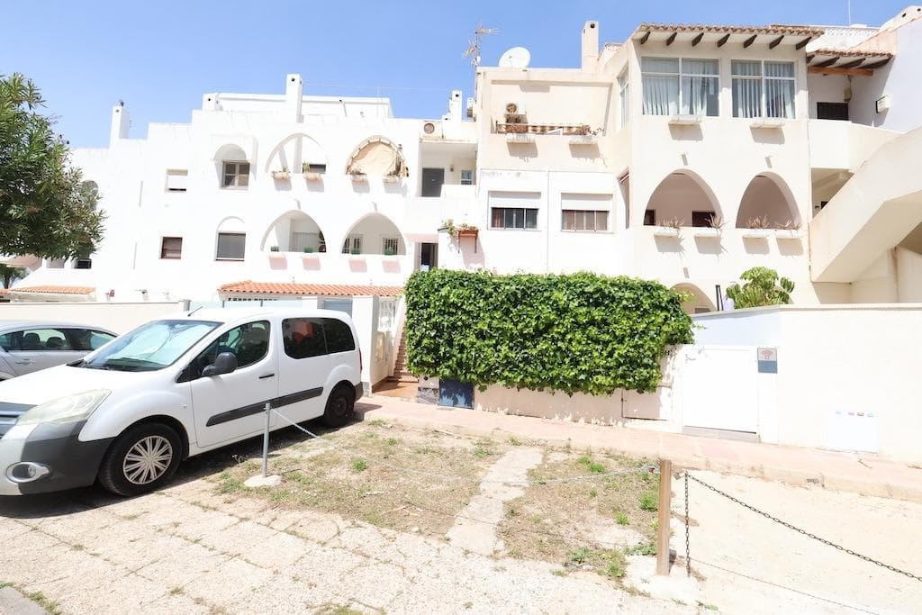 Bungalow de 2 dormitorios en Orihuela Costa - 1