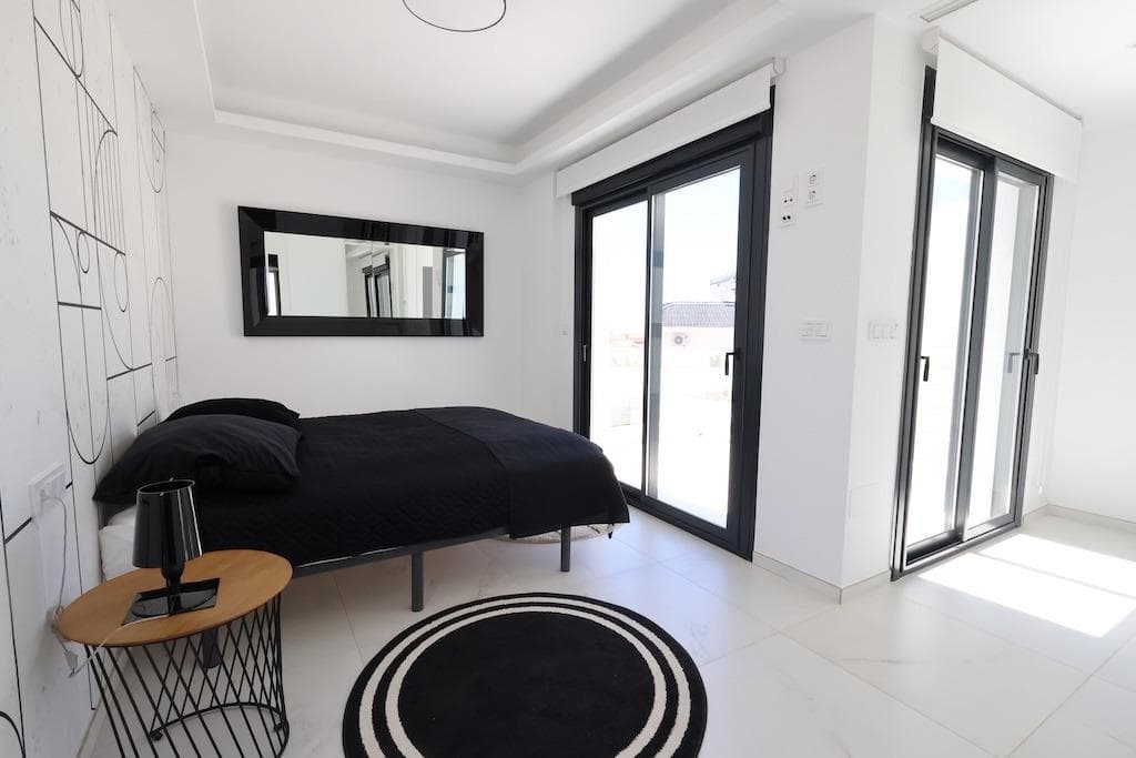 3 bed Detached Villa in Rojales - 16