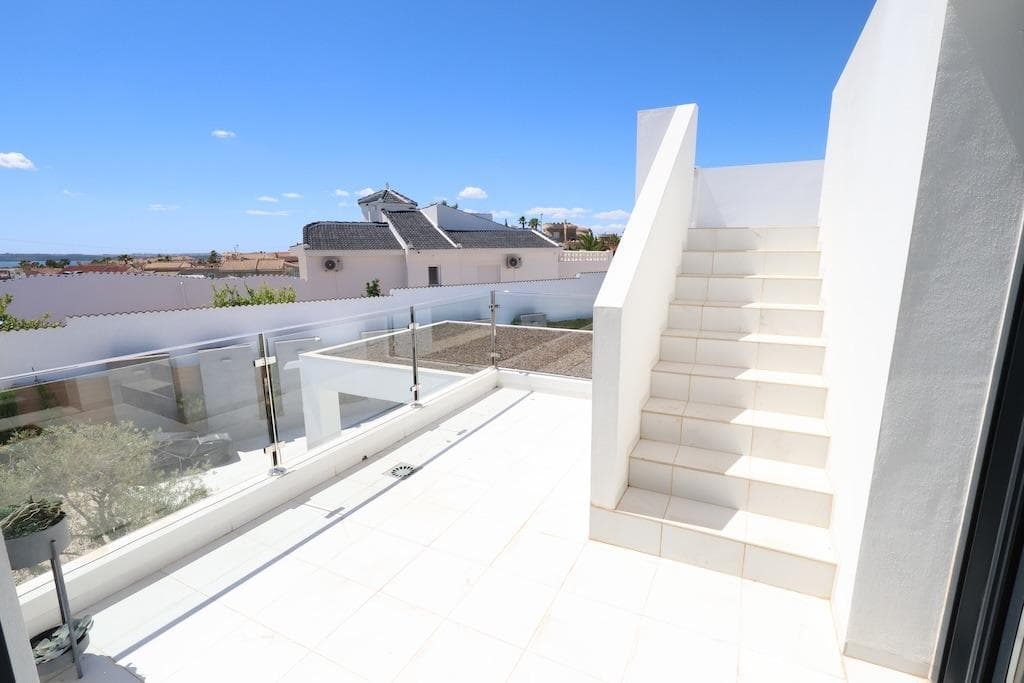 3 bed Detached Villa in Rojales - 19