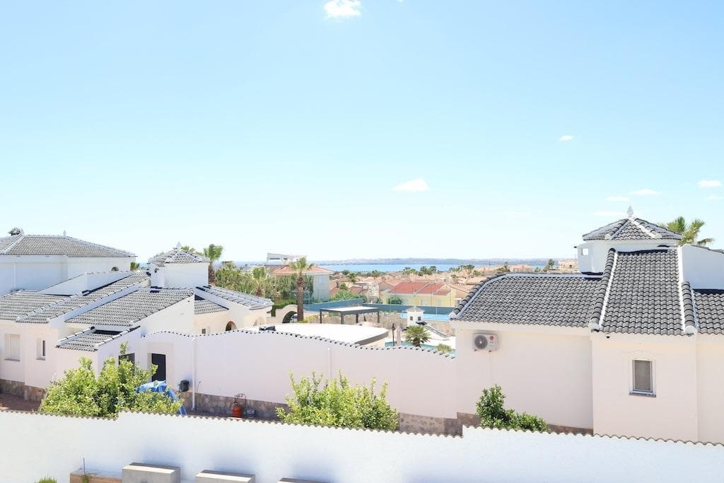 3 bed Detached Villa in Rojales - 21