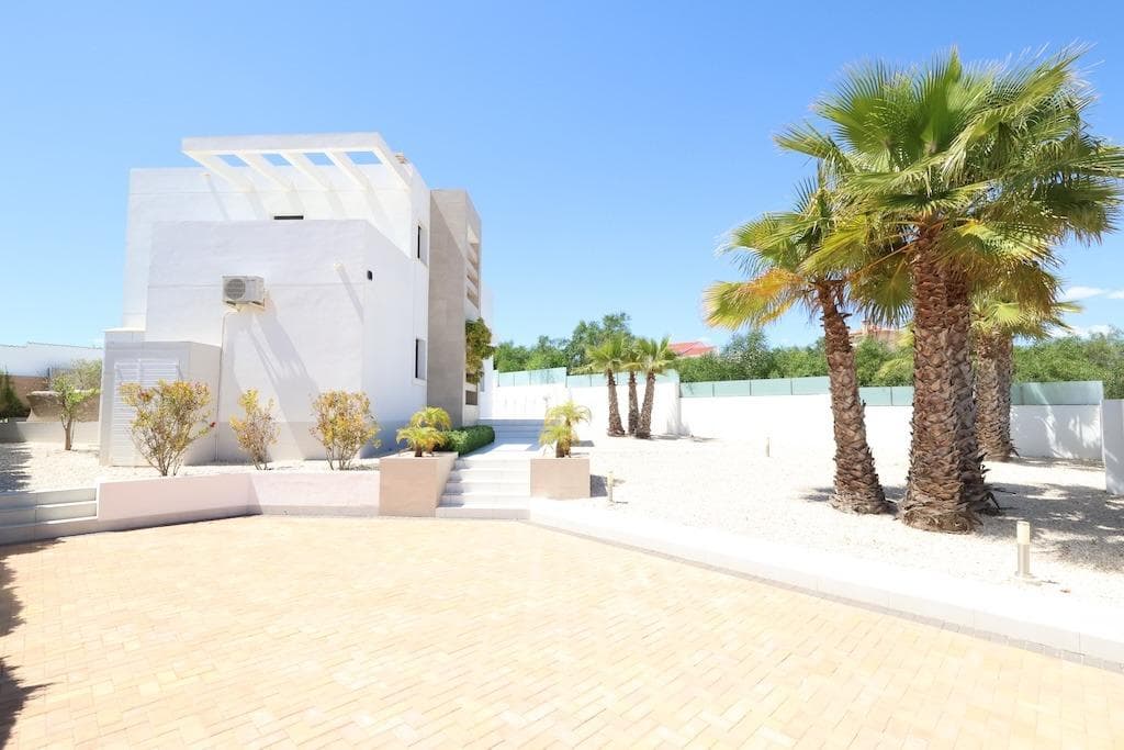 3 bed Detached Villa in Rojales - 22