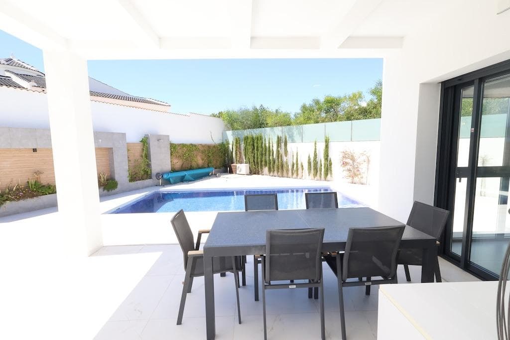 3 bed Detached Villa in Rojales - 3