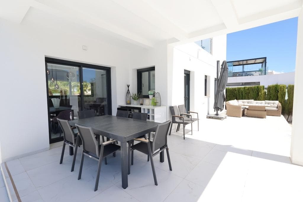 3 bed Detached Villa in Rojales - 4