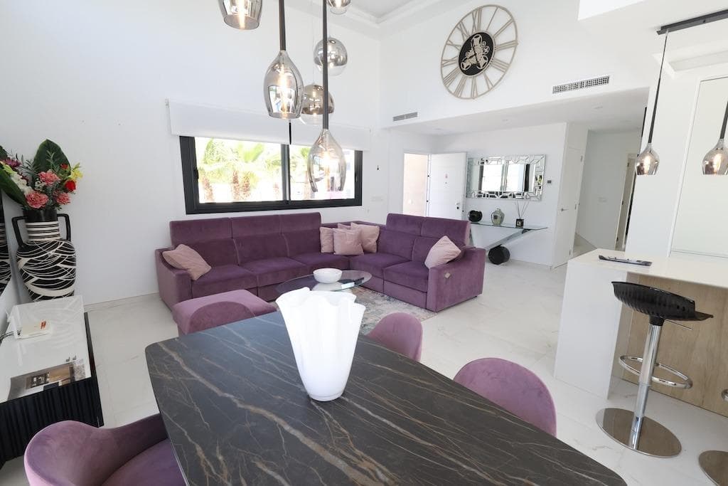 3 bed Detached Villa in Rojales - 9
