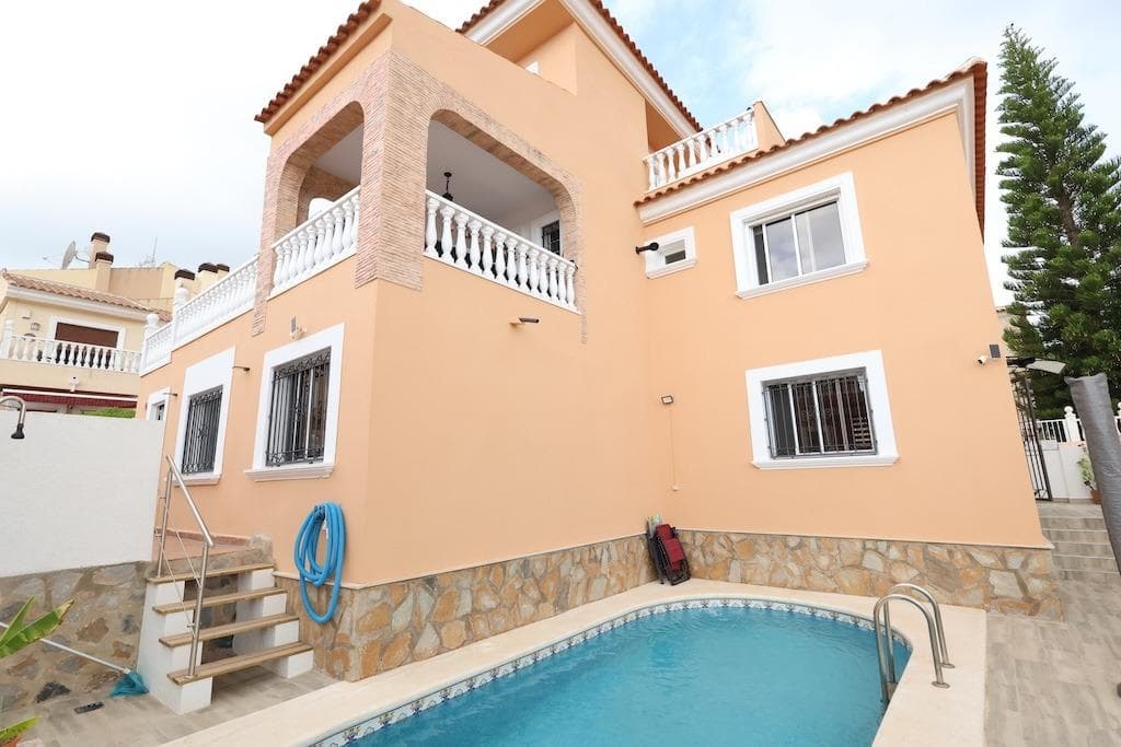 3 bed Detached Villa in San Miguel de Salinas - 1