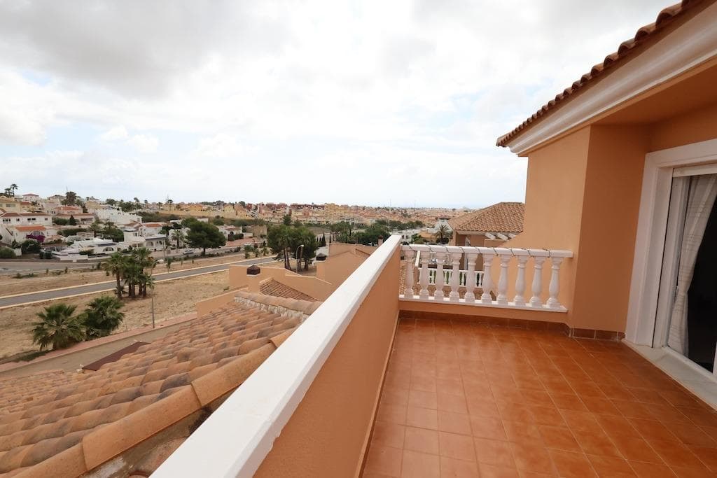 3 bed Detached Villa in San Miguel de Salinas - 23