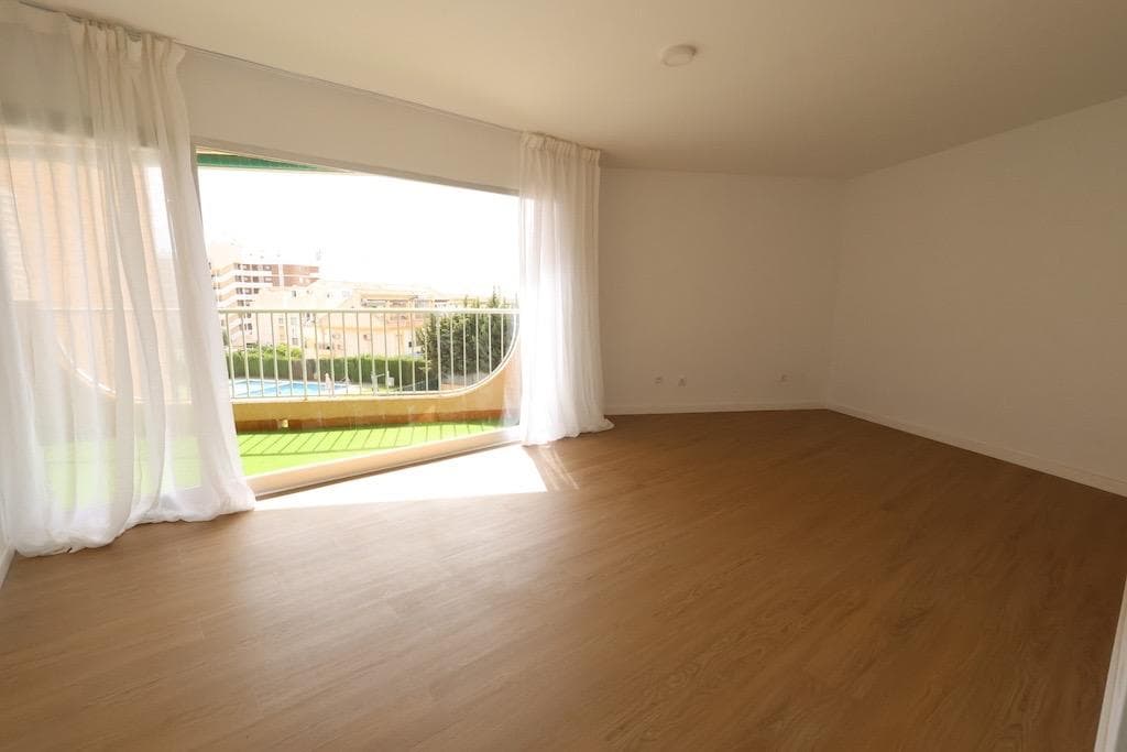 3 bed Middle Floor Apartment in Orihuela Costa - 10