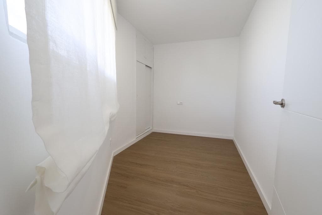 3 bed Middle Floor Apartment in Orihuela Costa - 19