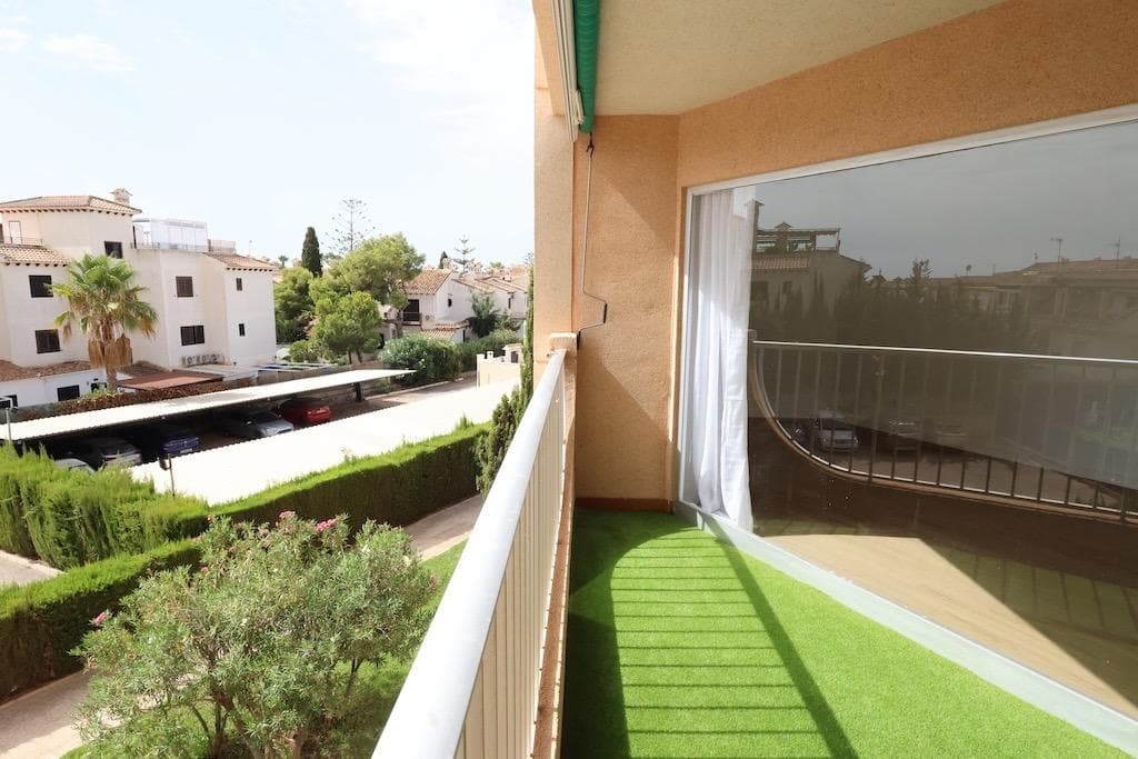 3 bed Middle Floor Apartment in Orihuela Costa - 4