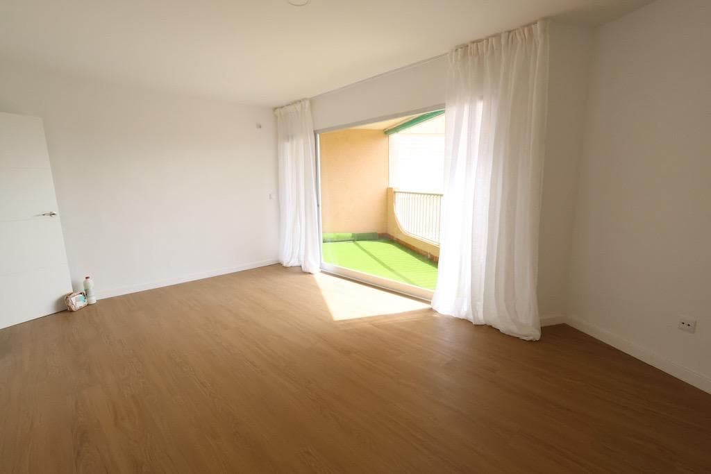 3 bed Middle Floor Apartment in Orihuela Costa - 9