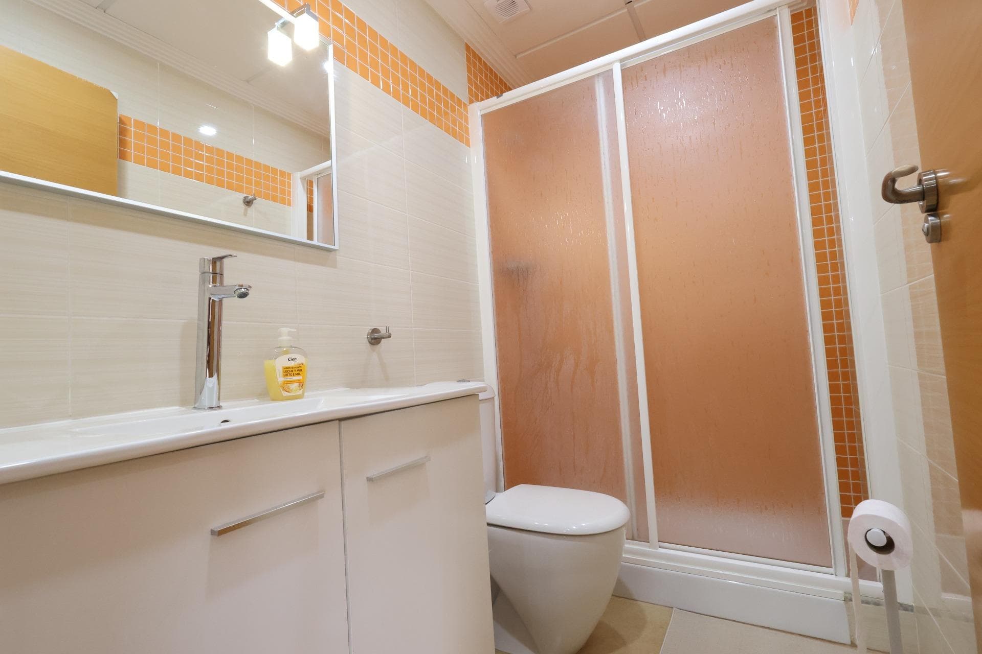 2 bed Middle Floor Apartment in Orihuela Costa - 10