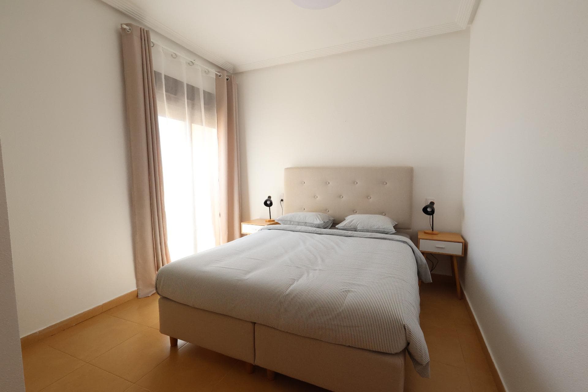 2 bed Middle Floor Apartment in Orihuela Costa - 12