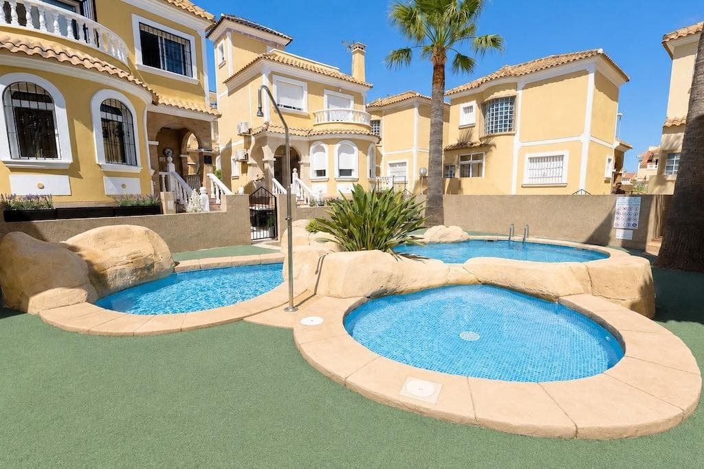 Villa - Chalet de 3 dormitorios en Orihuela Costa - 2