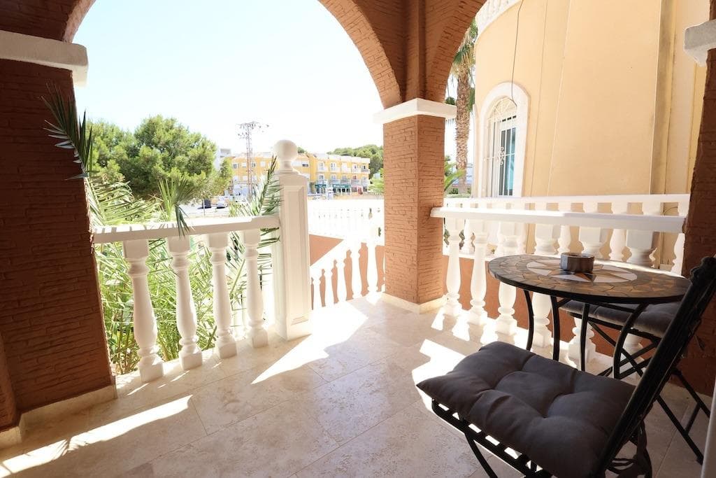 Villa - Chalet de 3 dormitorios en Orihuela Costa - 3