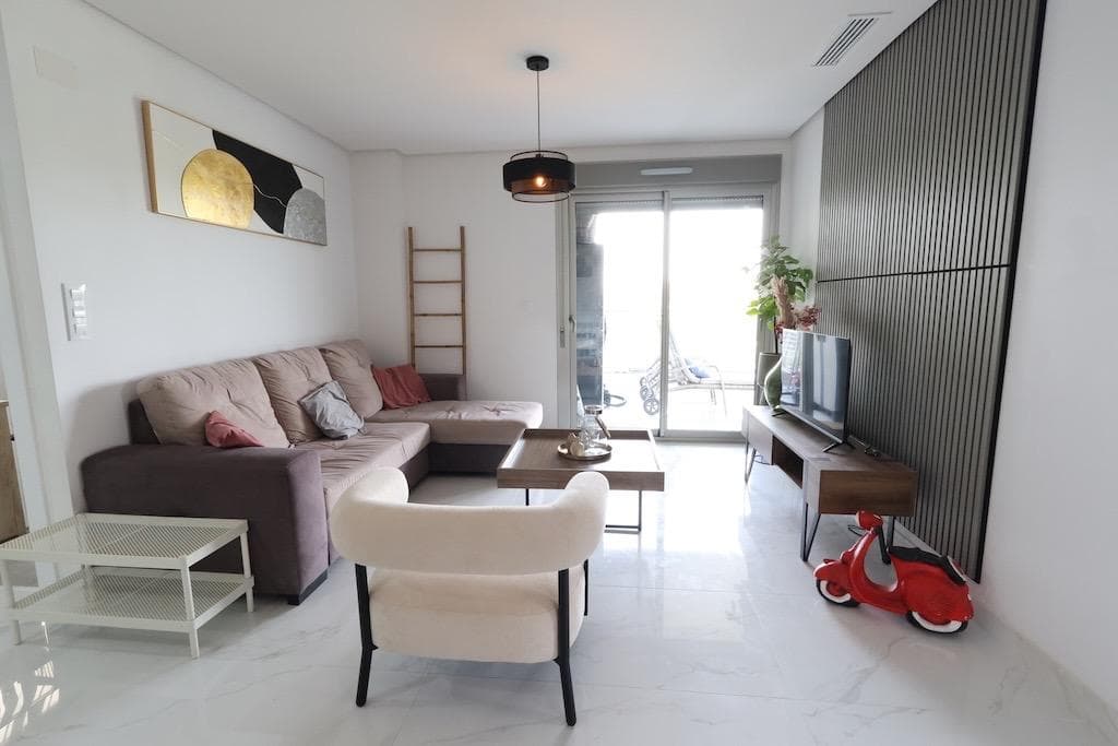Apartamento Planta Media de 3 dormitorios en Orihuela Costa - 2