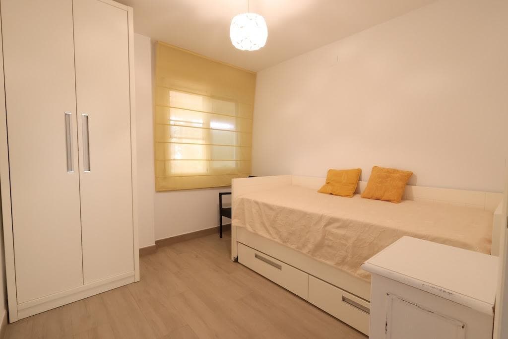 3 bed Middle Floor Apartment in Orihuela Costa - 17