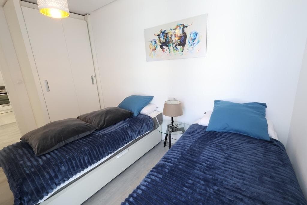 2 bed Middle Floor Apartment in Orihuela Costa - 10