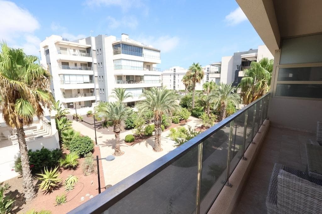 2 bed Middle Floor Apartment in Orihuela Costa - 18