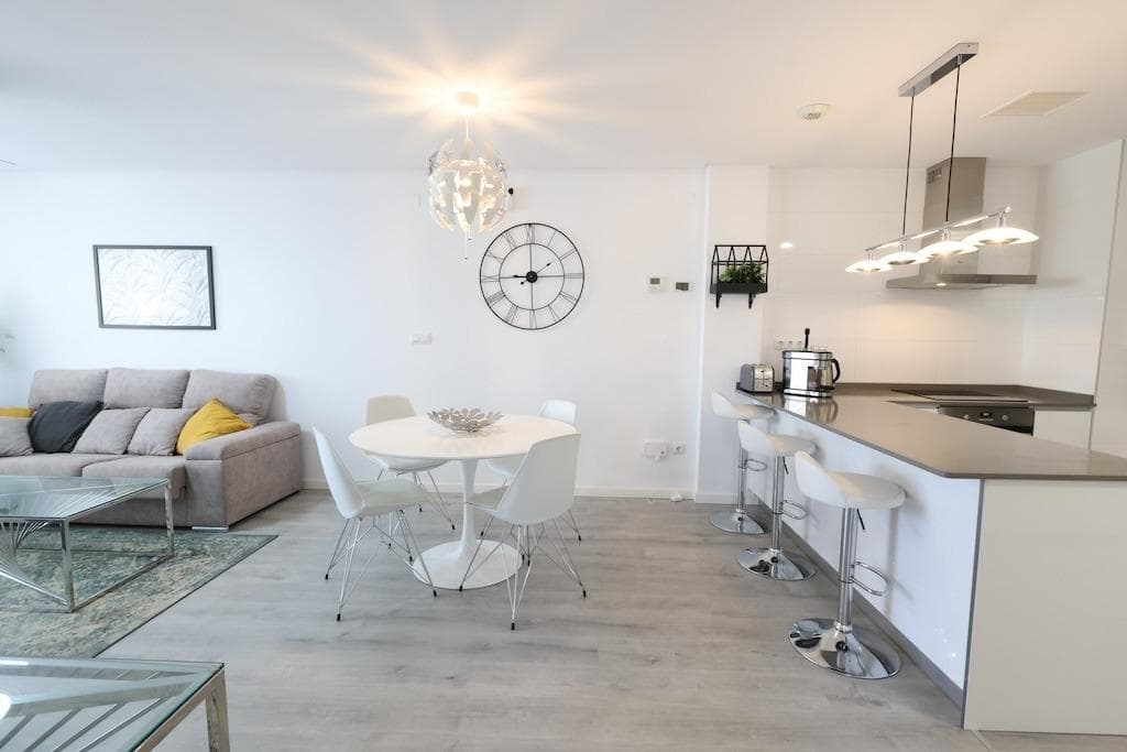 2 bed Middle Floor Apartment in Orihuela Costa - 5