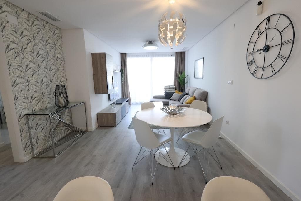 2 bed Middle Floor Apartment in Orihuela Costa - 6