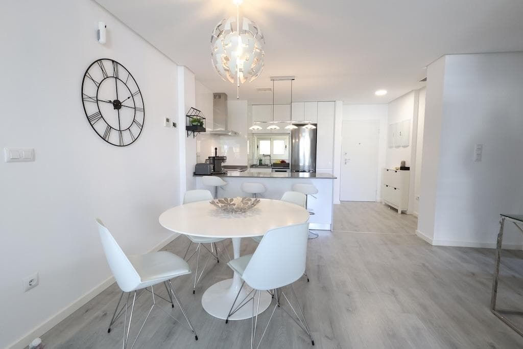 2 bed Middle Floor Apartment in Orihuela Costa - 7