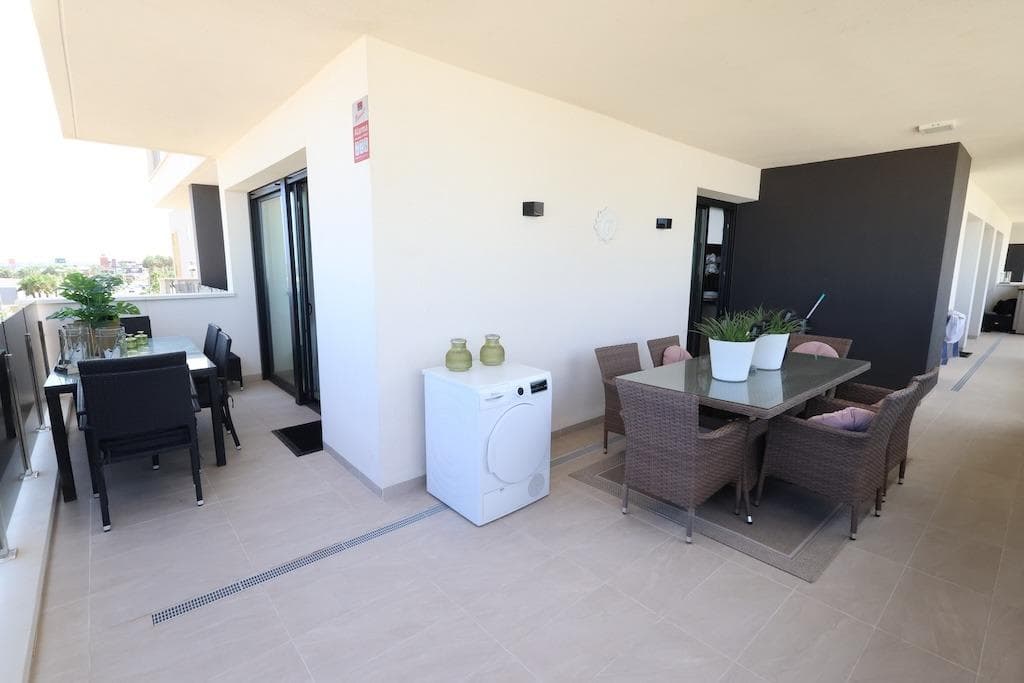 Tussenverdieping Appartement met 3 slaapkamers in Orihuela Costa - 19