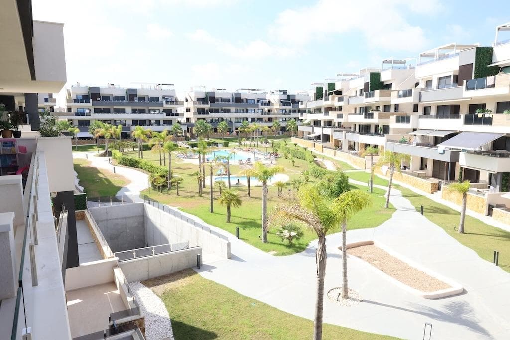 Tussenverdieping Appartement met 3 slaapkamers in Orihuela Costa - 2